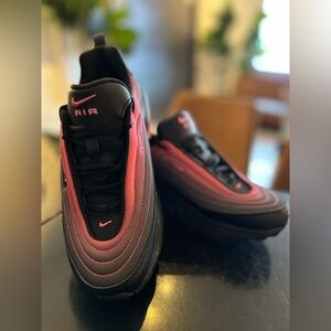Nike air Black and Pink Air Sneakers 7.5